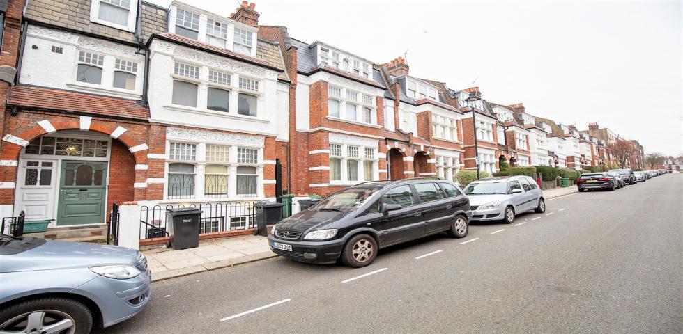 			1 Bedroom, 1 bath, 1 reception Flat			 Glenmore Road, BELSIZE PARK